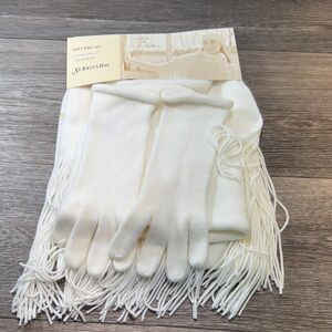St. John's Bay Cream Knit Scarf , hat and Glove Set . off white